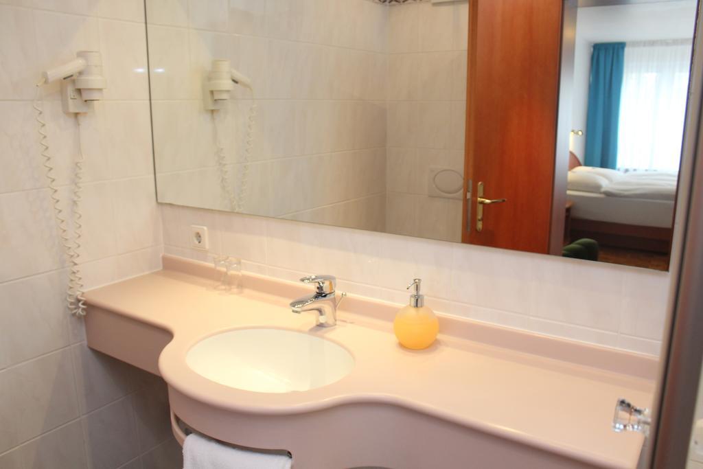 Hotel Sonne Leinfelden-Echterdingen Bilik gambar