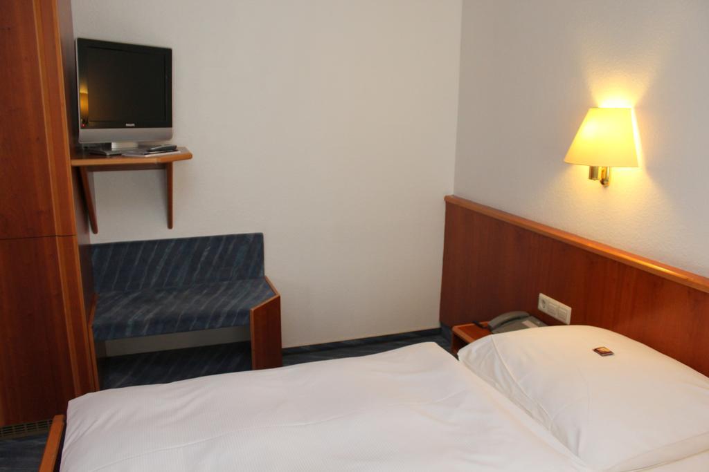 Hotel Sonne Leinfelden-Echterdingen Bilik gambar