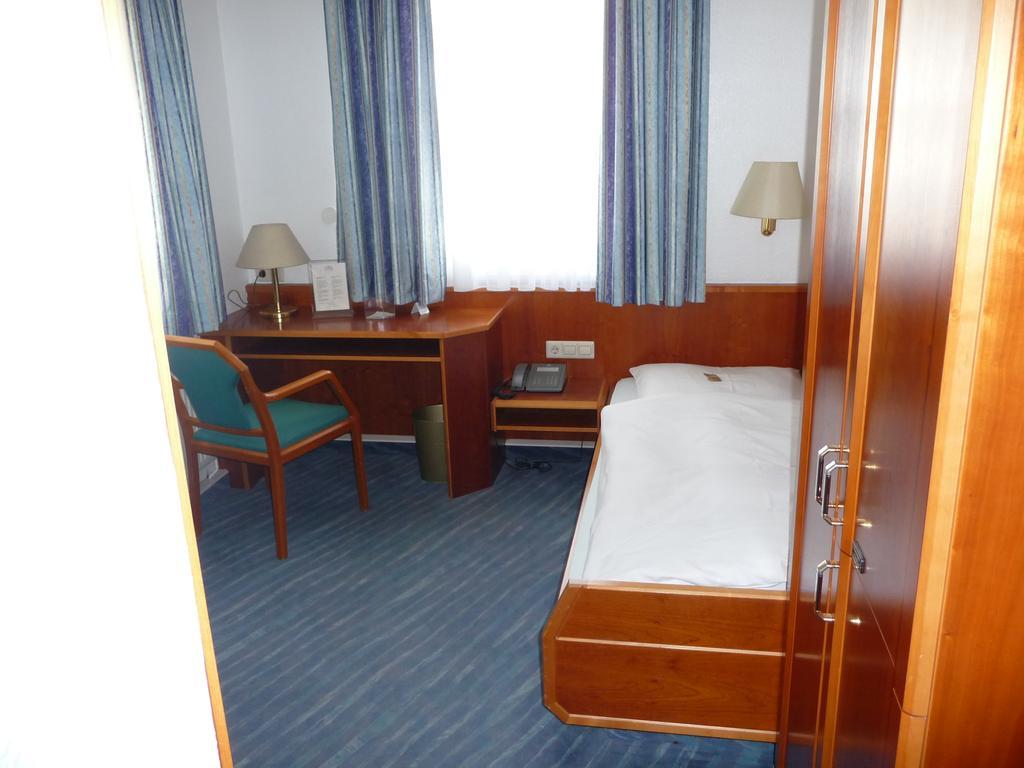 Hotel Sonne Leinfelden-Echterdingen Bilik gambar