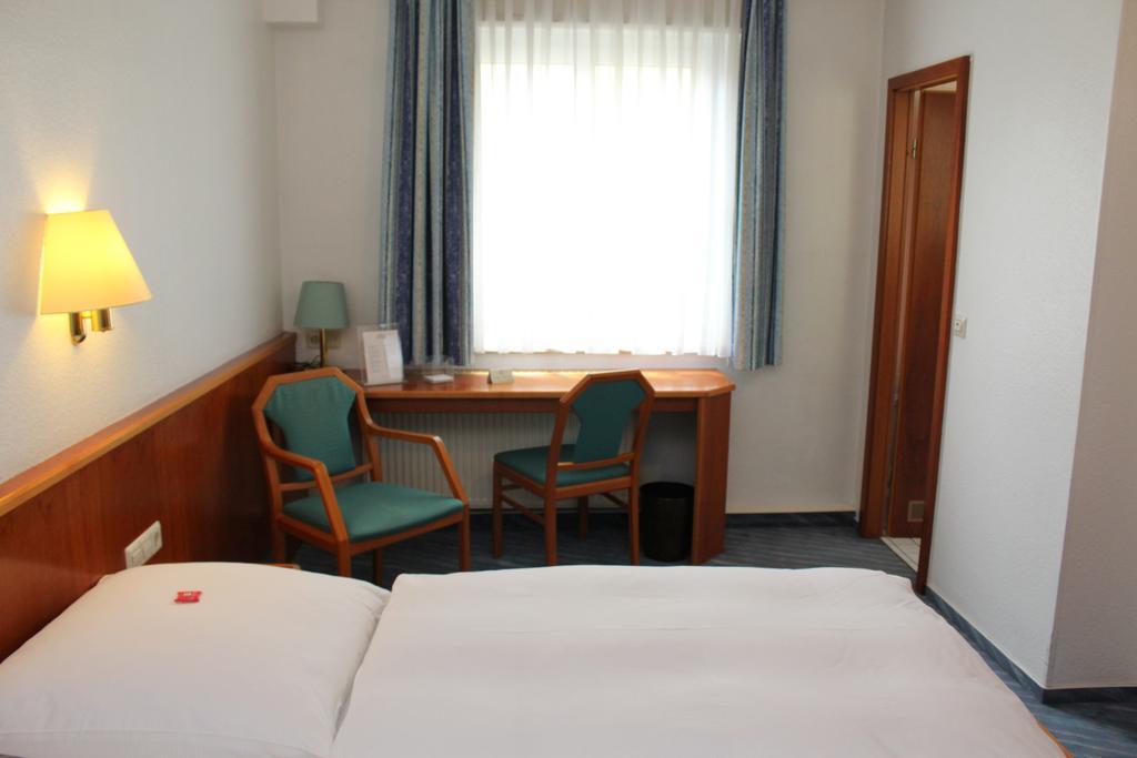 Hotel Sonne Leinfelden-Echterdingen Bilik gambar